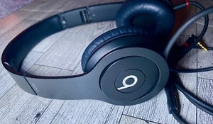 Beats Solo HD by Dr Dre Headphones Wired 3.5mm Jack Mic Remote Foldable Black - Picture 1 of 6