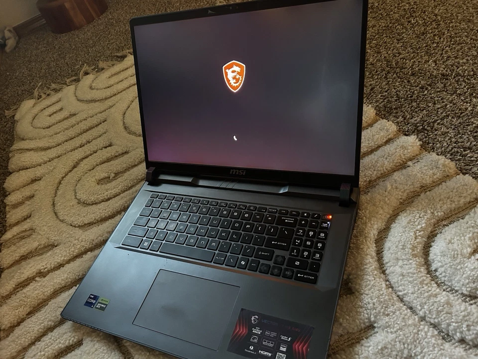 MSI Vector 17HX Foto 1 de 3