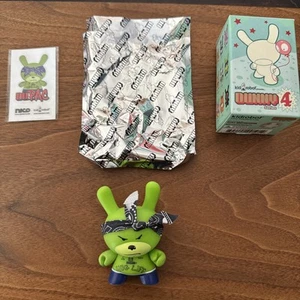Kid Robot Dunny series 4 Dupac Hug Life by Nico Berry 1/24 Packaging Included - Picture 1 of 4