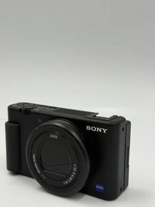 Sony ZV 1F Vlog Camera for Content Creators and Vloggers Black - Picture 1 of 5