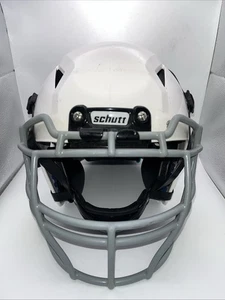 Casco de fútbol americano Schutt Youth Vengeance Pro VTD talla pequeña Usado en excelente estado - Imagen 1 de 13
