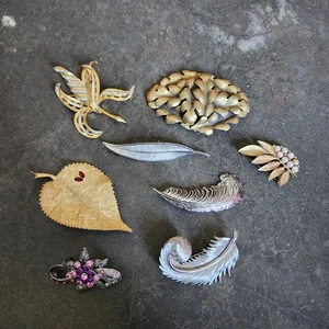 Lote De 8 Broches Prendedores De Colección Hojas Florales Plumas Tono Dorado y Plata Estate - Imagen 1 de 11