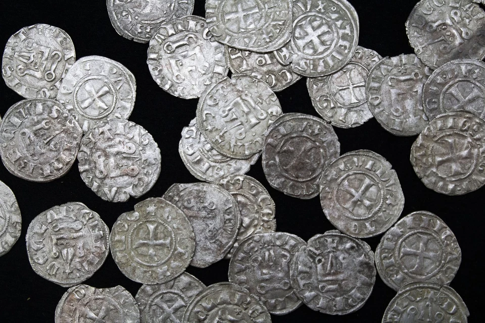 Juego de 2 monedas Crusader Denier-Tournois - Grecia franca (siglos XIII-XV EC) Foto 1 de 1