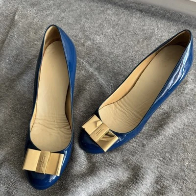 Kate Spade’s patent-leather “Karolina” pumps - Size 7 - Image 1 of 4