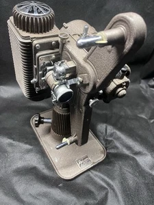 Vintage Revere Model 85 8MM projector 1940's - Picture 1 of 9
