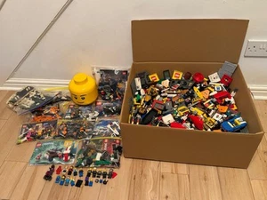 Over 10 kg of Lego job lot Bundle with minfigs base plate & Lego starage head - Picture 1 of 18
