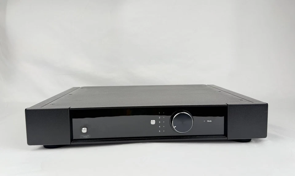 Rega-Elicit-R Integrated Amp-HiFi - Image 1 of 4