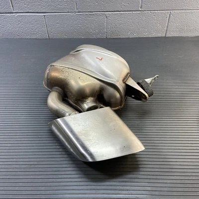 Silenciador de escape trasero izquierdo Porsche Macan 95B 2015-2018 2,0 L 95B253611 OEM Foto 1 de 4