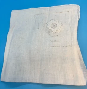 Vtg White Linen Embroidered Applique Square Handkerchief Circa 1950's Collectors - Picture 1 of 3