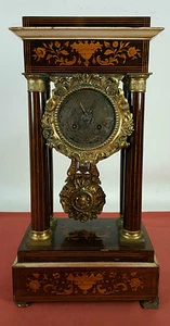 HORLOGE DE TABLE. STYLE NAPOLEON III. BOIS ET FINITIONS EN LAITON. XIXÈ SIÈCLE. - Picture 1 of 1