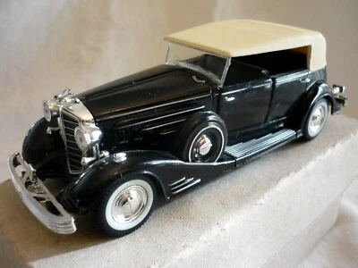  Cadillac Fleetwood 1933, 1:32, Signature Model, Diecast, very good - Immagine 1 di 4
