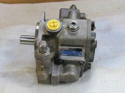 NOVA BOMBA HIDRÁULICA DE PALHETAS VARIÁVEIS REXROTH PV7-17/16-20RE01MC0-16 - Imagem 1 de 4