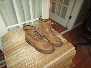 Stivaletti vintage Dr Martens England made 8 occhielli pelle marrone da uomo taglia 13 UK 12 - Foto 1 di 13