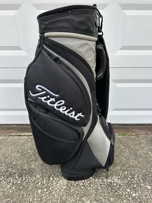 Сумка для гольфа Titleist 6-полосная черно-белая для персонала - Изображение 1 из 4