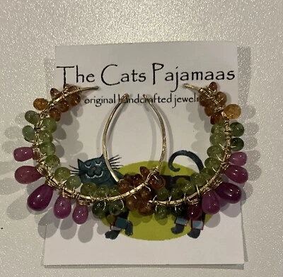 Brincos de argola Cleópatra embrulhados com safira laranja, peridoto e pedra de safira rosa - Imagem 1 de 2