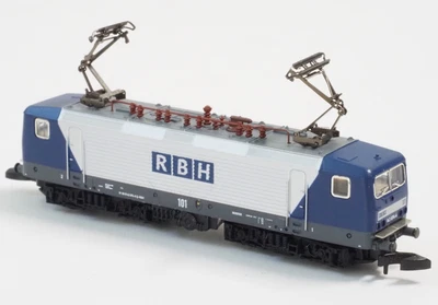 88435  Marklin  Z-Scale RBH Class 143 Electric Locomotive 5 pole led/red/white - Image 1 of 4