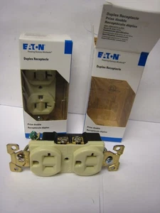 2 sí 2 Eaton, AH5352V-BX-LW, Receptáculo Dúplex Marfil Doble 20 AMP - Imagen 1 de 6