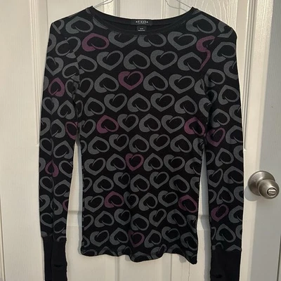 Arizona Company Mujer Mediano Negro y Púrpura Corazón Tejido Waffle Manga Larga Foto 1 de 4