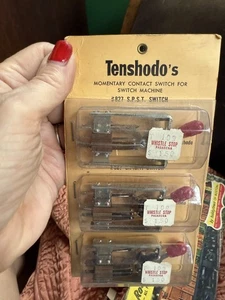 Paquete de 3 interruptores de contacto momentáneo de Tenshodo para máquina de conmutación #827 SPST B-3 - Imagen 1 de 3