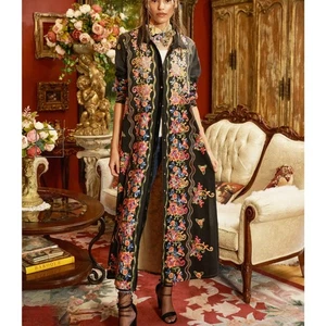 Neu mit Etikett Aratta Wiese der Blumen bestickter Staubtuch - schwarz - Blumenmuster mehrfarbig - M - Bild 1 von 4