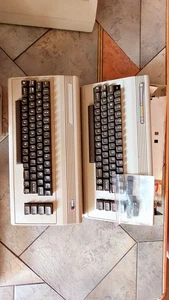C64 Konvolut – 2× Commodore 64, 1541, 1541-II, Datasette – Bastler/Sammler - Bild 1 von 21