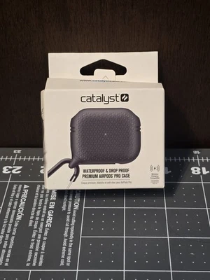 Catalyst Premium Waterproof Case for AirPods Pro 2nd and 1st Gen IP67 Carabiner - Image 1 of 4