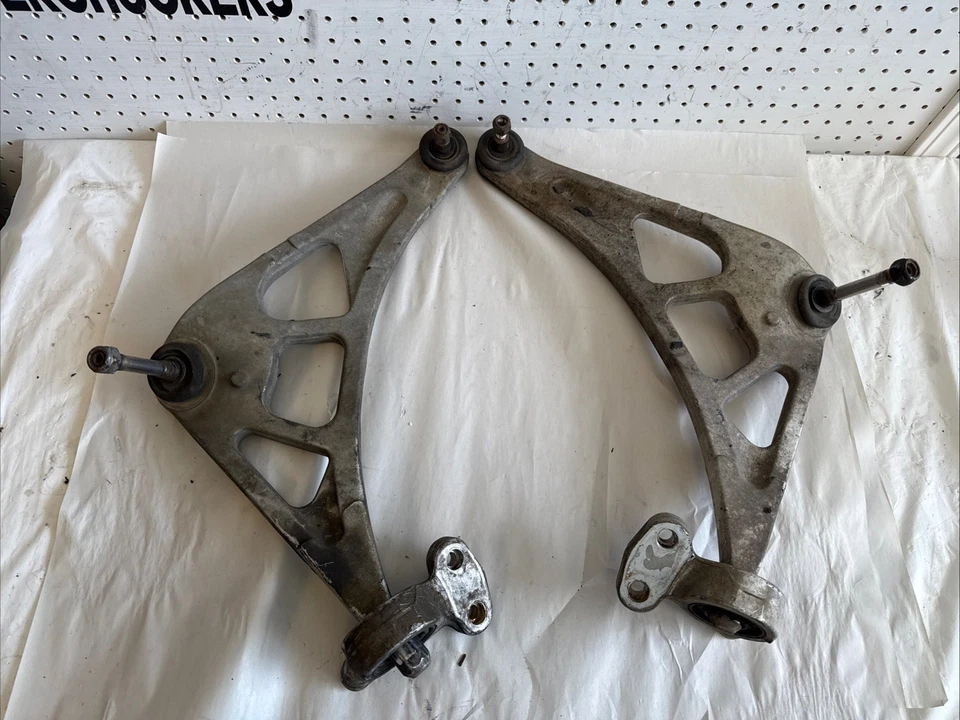 2001-2006 BMW M3 Front Lower Control Arms L&R  OEM - Image 1 of 4