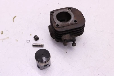 02-05 YAMAHA ZUMA 50 YW50 OEM ДВИГАТЕЛЬ ЦИЛИНДР КУВШИН СТВОЛ С ПОРШНЕМ  - Изображение 1 из 4