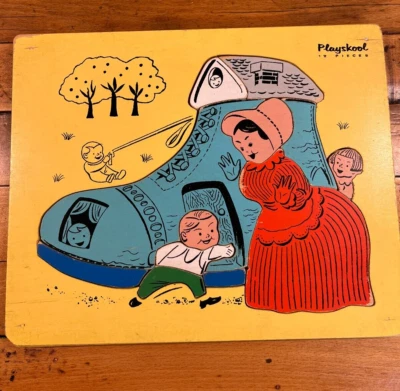 Rompecabezas de madera vintage Playskool mujer en el zapato 12 piezas fondo amarillo Foto 1 de 4