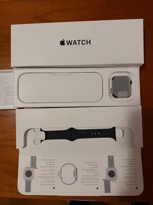 Apple Watch SE GPS 40mm Cassa di Alluminio in Grigio Scuro, Cinturino... - Immagine 1 di 2