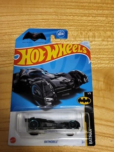 hot wheel batmobile 2015 1/5, LEGGI - Foto 1 di 5