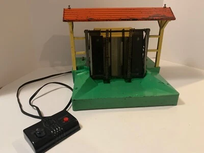 LIONEL 164 Log/  LUMBER LOADER w/ CONTROLLER - Image 1 of 4