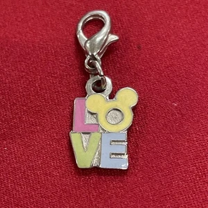 Dije colgante vintage de Mickey Love de Disney - Imagen 1 de 3