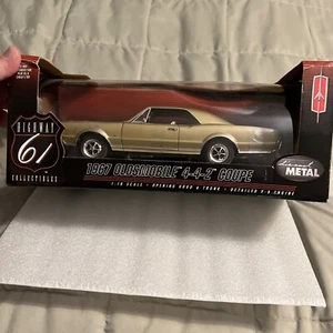 Highway 61 1967 Oldsmobile 4-4-2 Coupè scala 1:18 pressofuso Olds 442 auto 50107 T79 - Foto 1 di 15