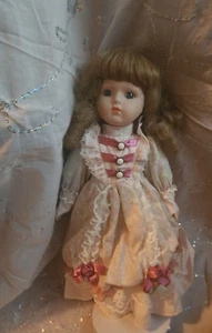 porzellan puppen sammlerstück - Bild 1 von 10