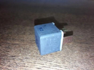 VW PASSAT B3/B4 3A2, 35I 191937503 Relais 1.90 Diesel 66kw 1996 25463569 - Photo 1/3