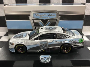 Stewart-Haas 10th Anniversary 2018 1:24 scale Ford Fusion 1 of 505 CSH18231TND - Picture 1 of 6