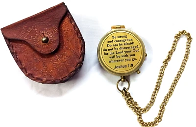BRASS COMPASS LEATHER CASE ENGRAVED BE STRONG BIBLE VERSE ROORKEE INSTRUMENTS Foto 1 de 4