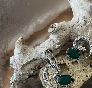 Green Onyx Snake Handcrafted Gemstone earrings - Silver Plated-Brand New - Picture 1 of 2