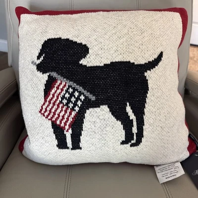 PERRO DE LABORATORIO NEGRO con bandera de EE. UU. 18x18” almohada 4 de julio patriótico americano Labrador Foto 1 de 4