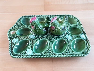 Vintage Eierteller Eierplatte Keramik Grün Henne mit Salz und Pfeffer Streuer - Bild 1 von 4