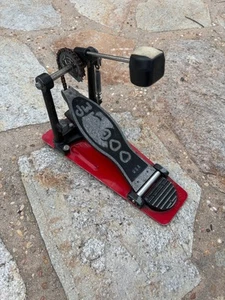 DW 5000 Series Single Chain Bass Drum Pedal 5002 - older model - Picture 1 of 5
