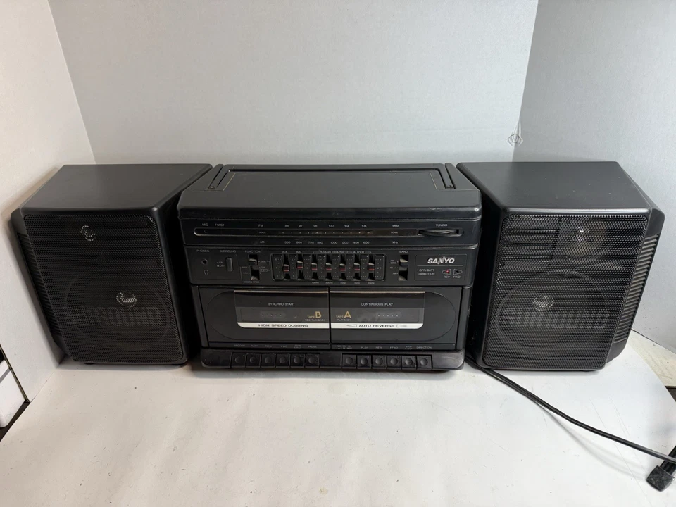RADIO SANYO W242 DE COLECCIÓN Boombox GRABADORA DE CASETE DOBLE SONIDO ENVOLVENTE Portátil Foto 1 de 4