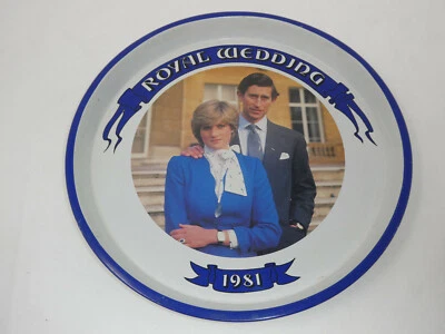 VINTAGE 1981 ROYAL WEDDING PRINCE CHARLES & PRINCESS DIANA TIN SERVING TRAY - Image 1 of 4
