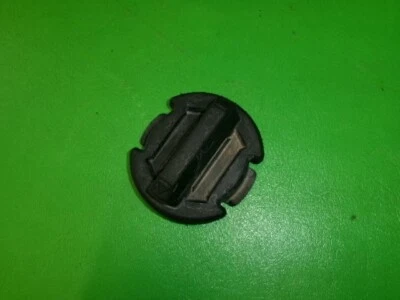 Tampa plugue dreno placa piso 2018 Polaris General 1000 5414694 - Imagem 1 de 3