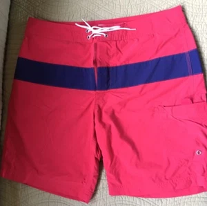 J CREW HERREN ROT & MARINEBLAU GESTREIFT GRÖSSE 32 MESH GEFÜTTERT BADEHOSE BOARDSHORTS - Bild 1 von 4