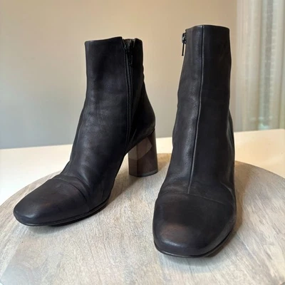 Botines Coclico de cuero negro con tacón de bloque de madera esculpida EU 39 EE. UU. Talla 8,5 Foto 1 de 4