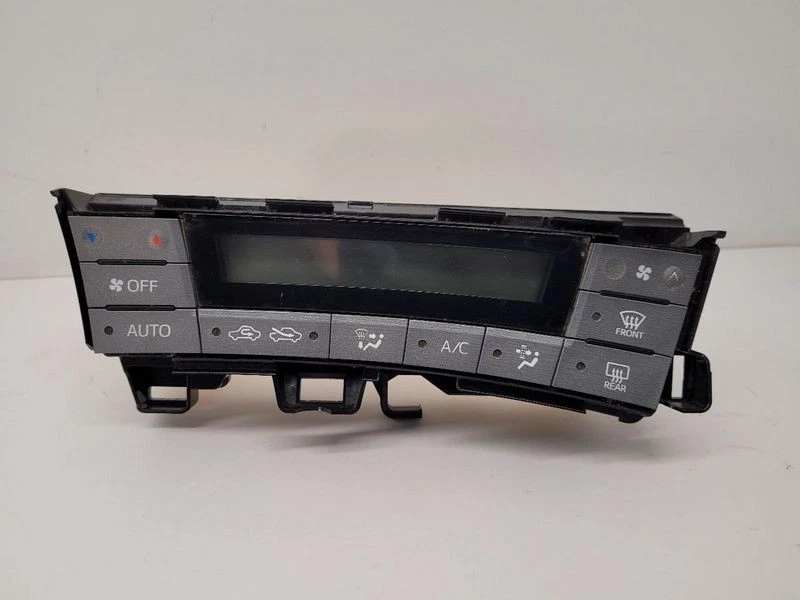Toyota Prius 2012 calefacción climatización enchufable (VIN DP, 7º y 8º dígitos) Foto 1 de 4