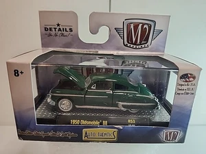 M2 Auto-Thentics 1950 Oldsmobile 88, dunkelgrün R23, 1:64 - Bild 1 von 2
