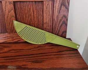 Vintage TIGER POT STRAINER AVOCADO GREEN PLASTIC Remembrance - Picture 1 of 4